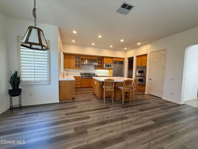 990 Clear Sky Place, Simi Valley, CA 93065