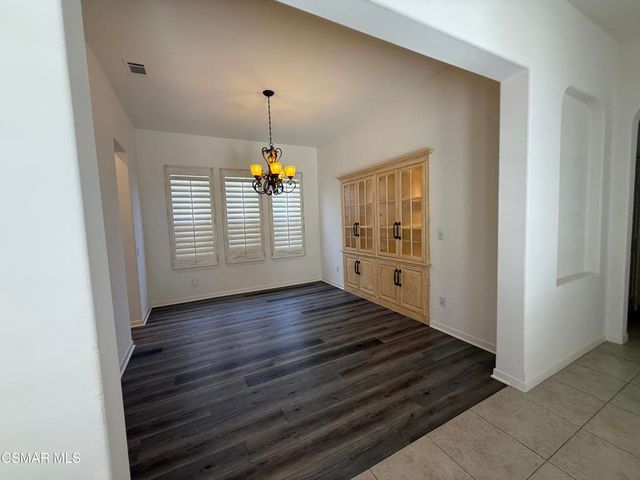 990 Clear Sky Place, Simi Valley, CA 93065