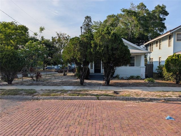 985 8TH AVENUE S S, St Petersburg, FL 33705
