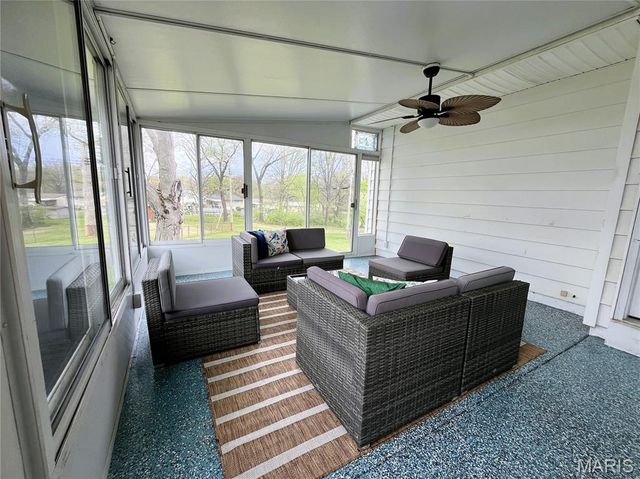 2021 Gladiator Drive, Fenton, MO 63026