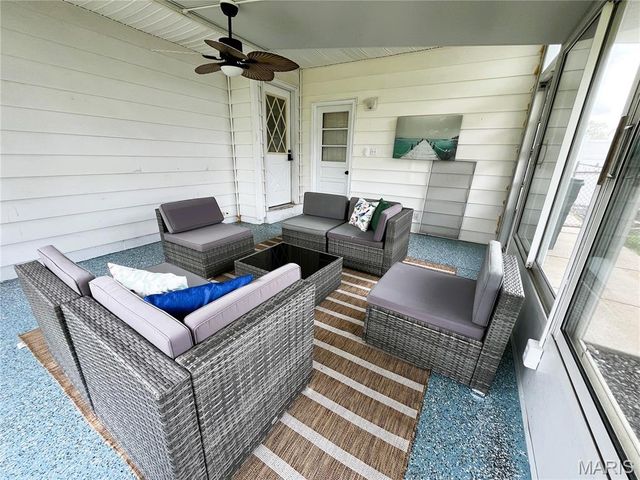 2021 Gladiator Drive, Fenton, MO 63026