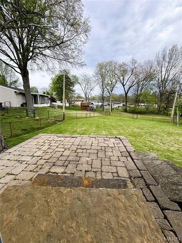 2021 Gladiator Drive, Fenton, MO 63026