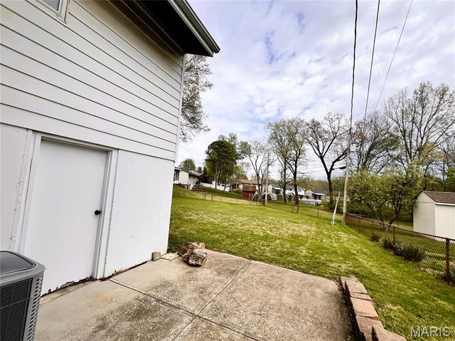 2021 Gladiator Drive, Fenton, MO 63026