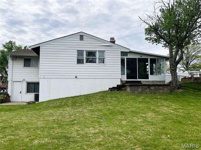 2021 Gladiator Drive, Fenton, MO 63026