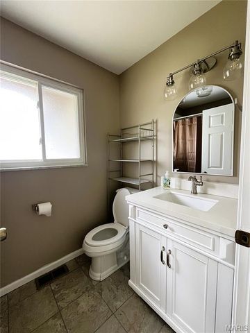 2021 Gladiator Drive, Fenton, MO 63026