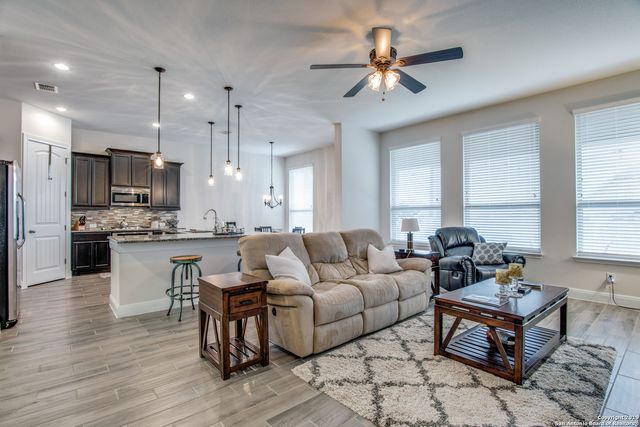 12402 LOVING ML, San Antonio, TX 78253