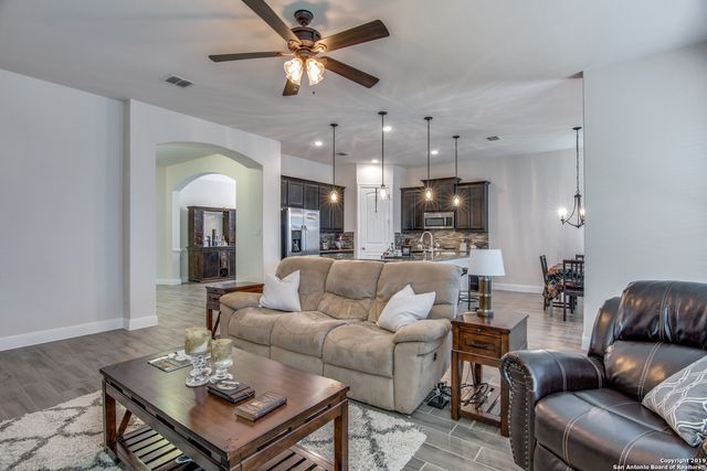 12402 LOVING ML, San Antonio, TX 78253