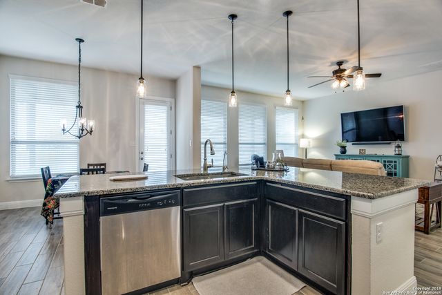 12402 LOVING ML, San Antonio, TX 78253