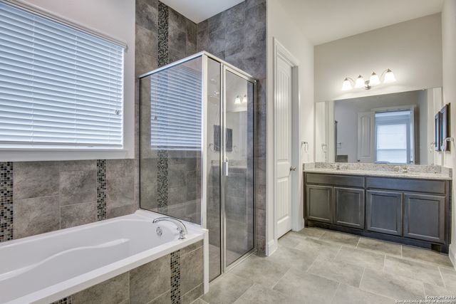 12402 LOVING ML, San Antonio, TX 78253