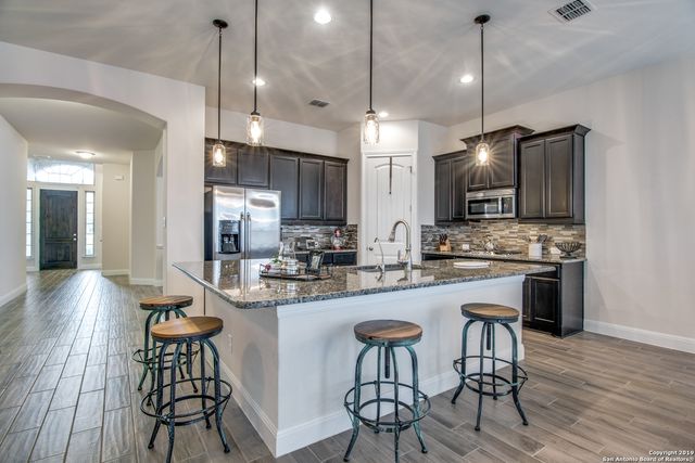 12402 LOVING ML, San Antonio, TX 78253