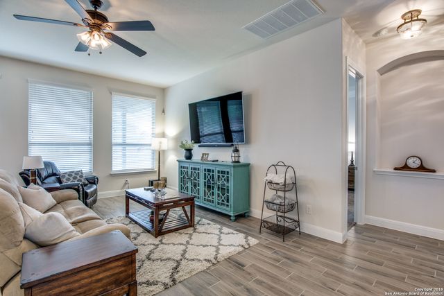 12402 LOVING ML, San Antonio, TX 78253