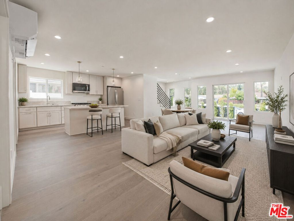 4942 Topanga Canyon Boulevard, Woodland Hills, CA 91364 — photo 3