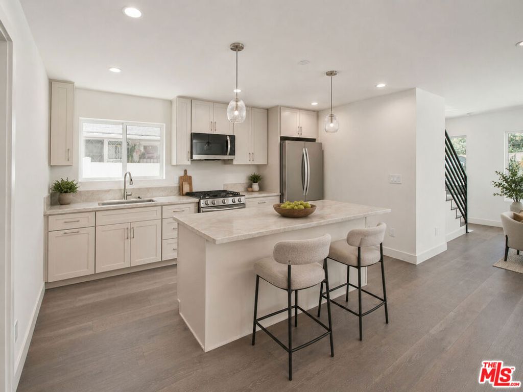 4942 Topanga Canyon Boulevard, Woodland Hills, CA 91364 — photo 4