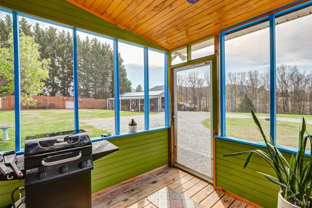 2352 Union Church Road, Thaxton, VA 24174