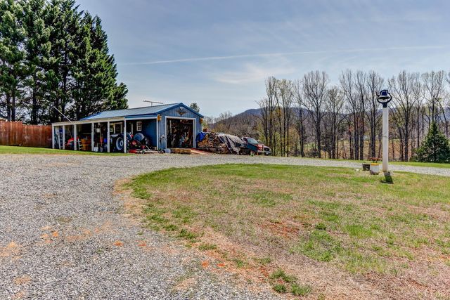 2352 Union Church Road, Thaxton, VA 24174