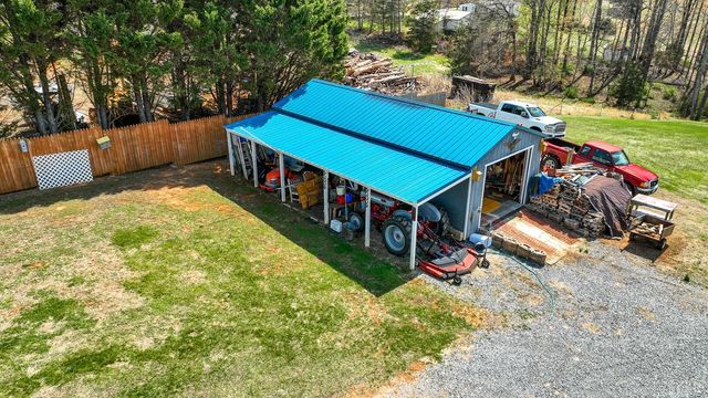 2352 Union Church Road, Thaxton, VA 24174