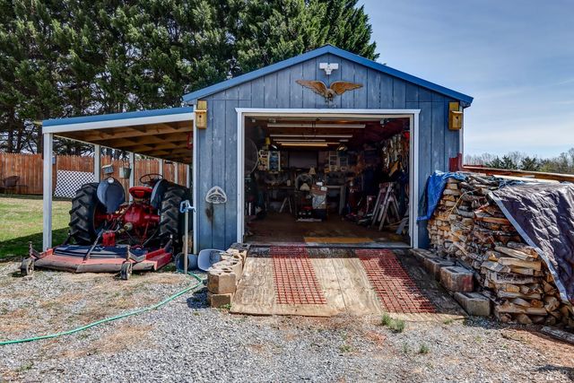 2352 Union Church Road, Thaxton, VA 24174