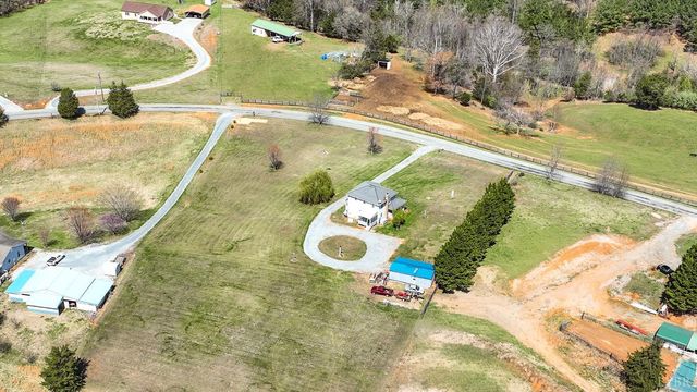 2352 Union Church Road, Thaxton, VA 24174