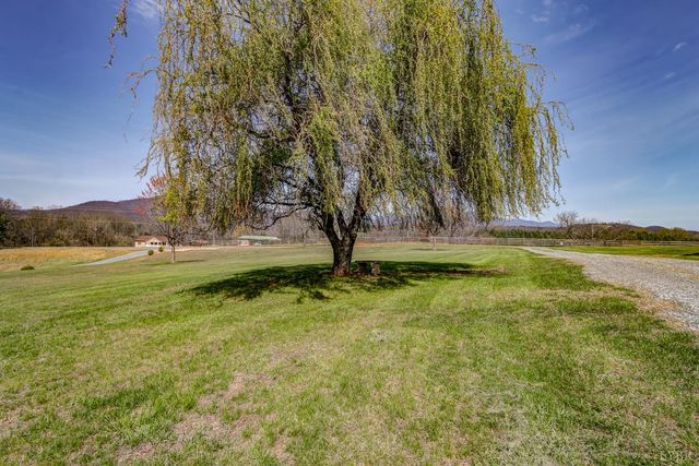 2352 Union Church Road, Thaxton, VA 24174