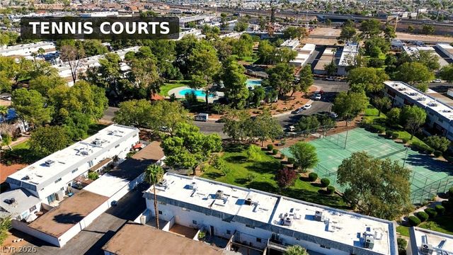 727 Greenbriar Townhouse Way, Las Vegas, NV 89121