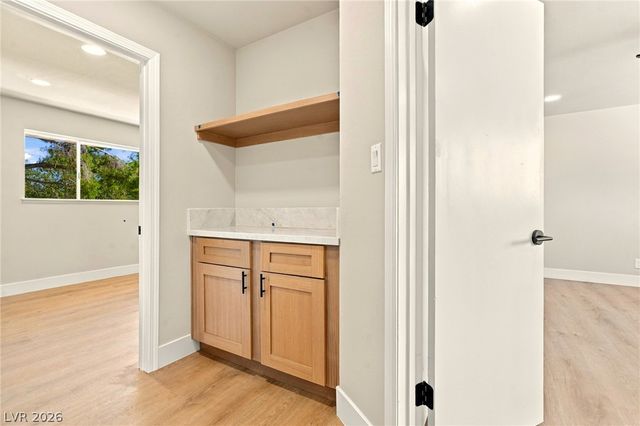 727 Greenbriar Townhouse Way, Las Vegas, NV 89121