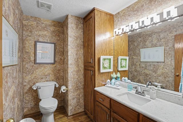 1028 NW Irvinedale Drive, Ankeny, IA 50023