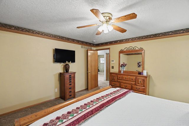 1028 NW Irvinedale Drive, Ankeny, IA 50023