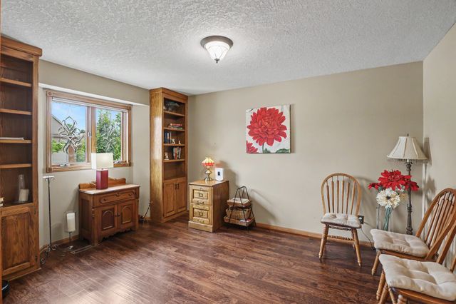 1028 NW Irvinedale Drive, Ankeny, IA 50023