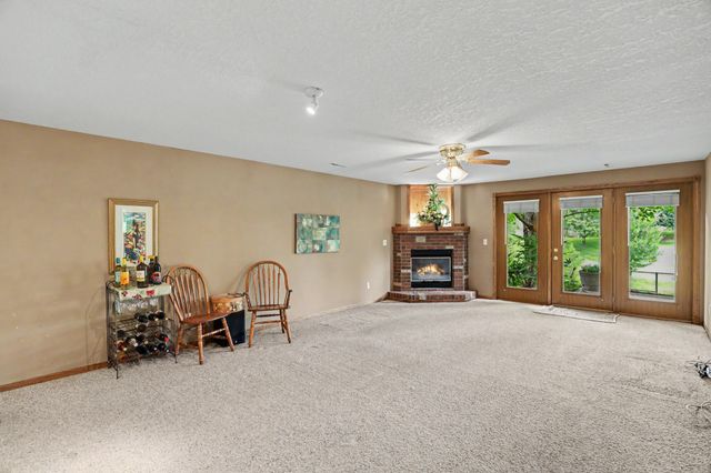 1028 NW Irvinedale Drive, Ankeny, IA 50023