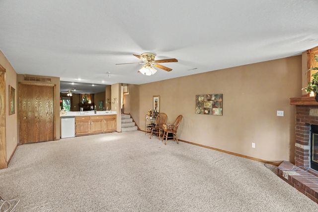 1028 NW Irvinedale Drive, Ankeny, IA 50023