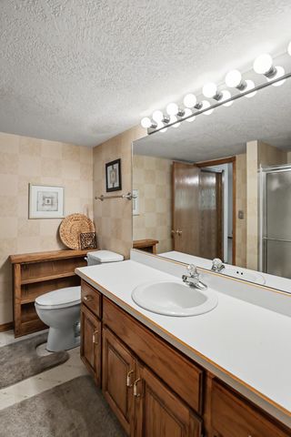 1028 NW Irvinedale Drive, Ankeny, IA 50023