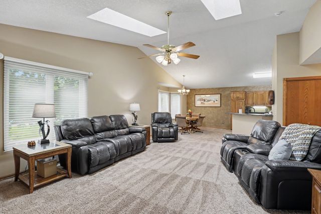 1028 NW Irvinedale Drive, Ankeny, IA 50023