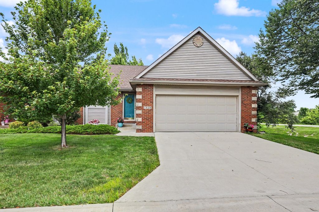 1028 NW Irvinedale Drive, Ankeny, IA 50023