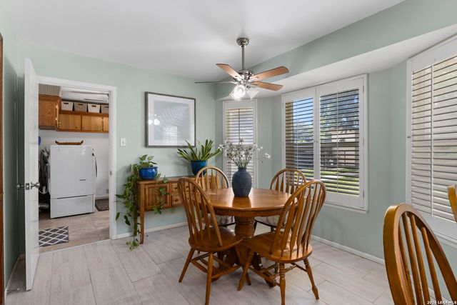 421 Windcrest Dr., Windcrest, TX 78239