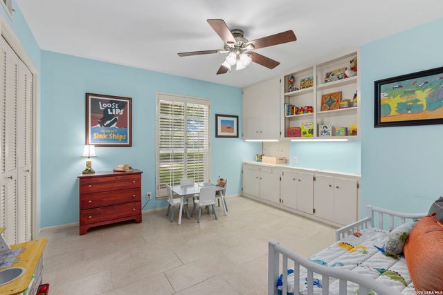 421 Windcrest Dr., Windcrest, TX 78239