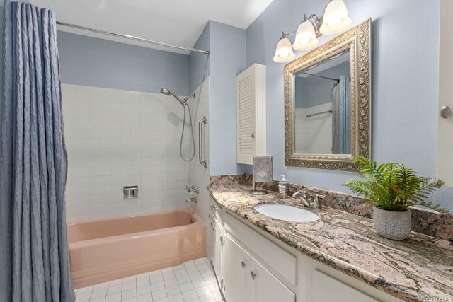 421 Windcrest Dr., Windcrest, TX 78239