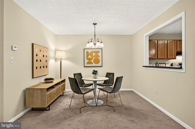 2316 HUNTERS RUN DR, Reston, VA 20191