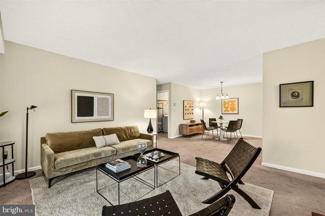 2316 HUNTERS RUN DR, Reston, VA 20191