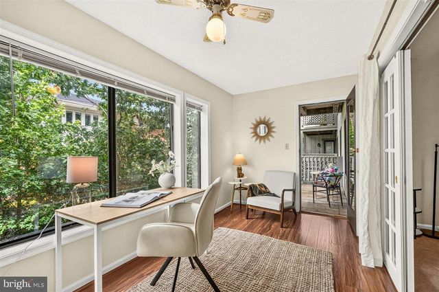 2316 HUNTERS RUN DR, Reston, VA 20191