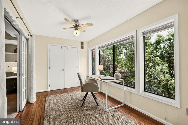 2316 HUNTERS RUN DR, Reston, VA 20191