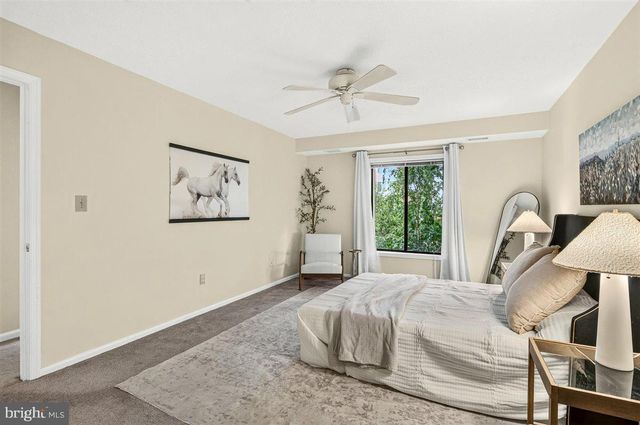 2316 HUNTERS RUN DR, Reston, VA 20191