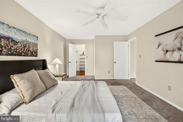 2316 HUNTERS RUN DR, Reston, VA 20191