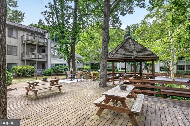 2316 HUNTERS RUN DR, Reston, VA 20191