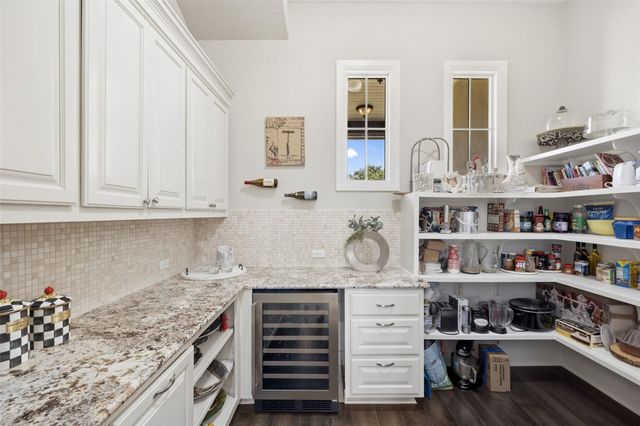 107 Birdstone LN, Georgetown, TX 78628