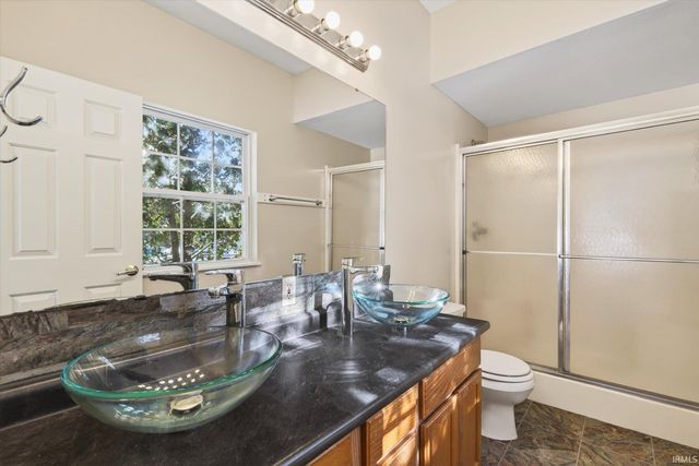 3705 E BARRINGTON Drive B101, Bloomington, IN 47408