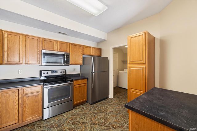3705 E BARRINGTON Drive B101, Bloomington, IN 47408