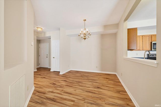 3705 E BARRINGTON Drive B101, Bloomington, IN 47408