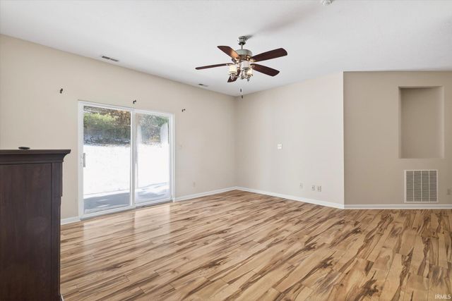 3705 E BARRINGTON Drive B101, Bloomington, IN 47408
