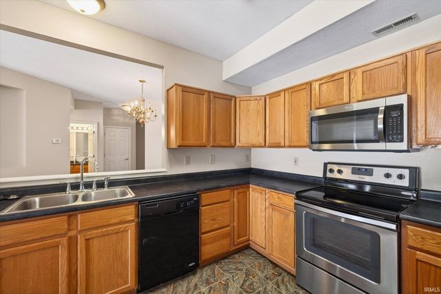 3705 E BARRINGTON Drive B101, Bloomington, IN 47408