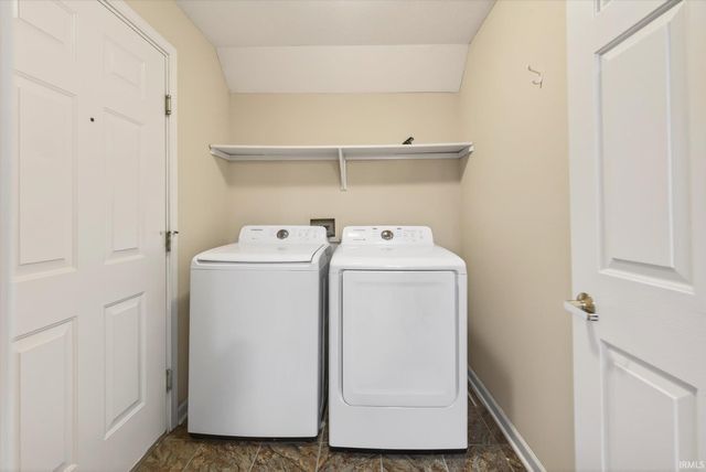 3705 E BARRINGTON Drive B101, Bloomington, IN 47408